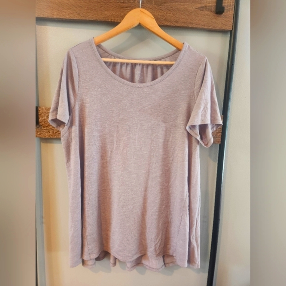 Swing Crew-Neck High-Low Tee Lane Bryant Size 14/16 (1x)